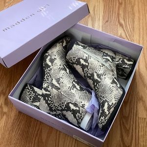 New in box Madden Girl Dafnii snakeskin look booties SZ 10
